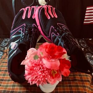 Women’s FILA Black and Pink Athletic skeletoes
